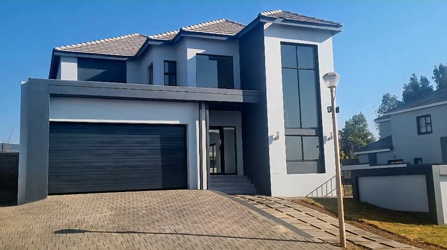 4 Bedroom Property for Sale in Blue Hills Gauteng