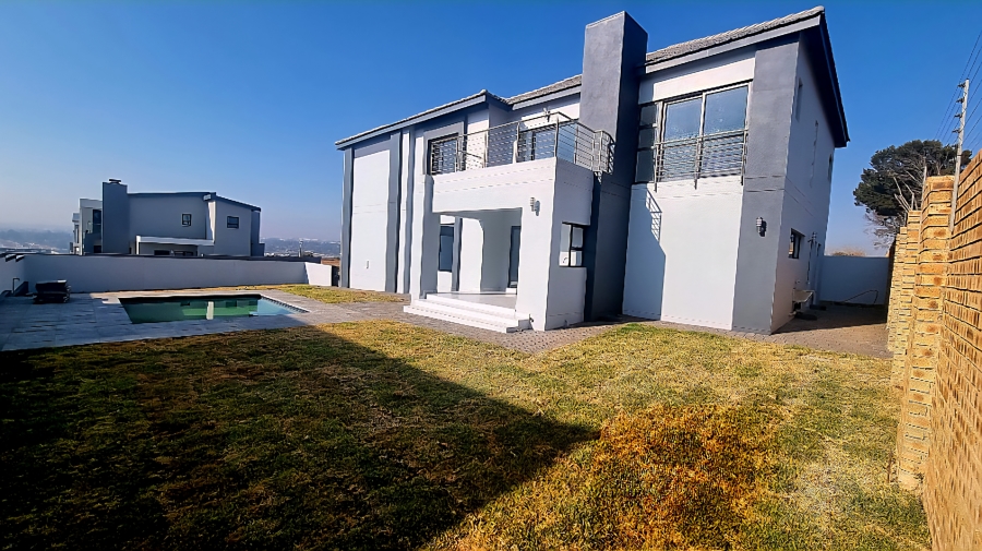 4 Bedroom Property for Sale in Blue Hills Gauteng