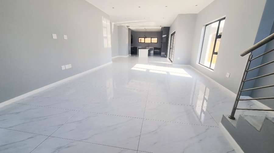 4 Bedroom Property for Sale in Blue Hills Gauteng