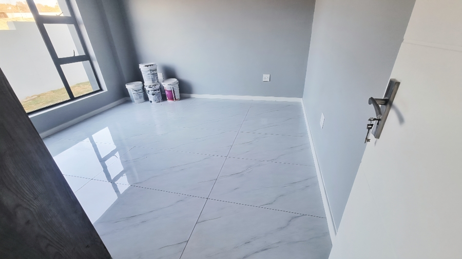4 Bedroom Property for Sale in Blue Hills Gauteng