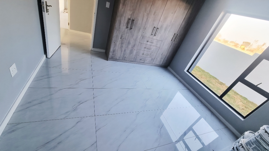 4 Bedroom Property for Sale in Blue Hills Gauteng