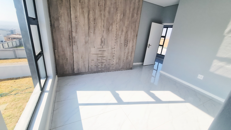 4 Bedroom Property for Sale in Blue Hills Gauteng