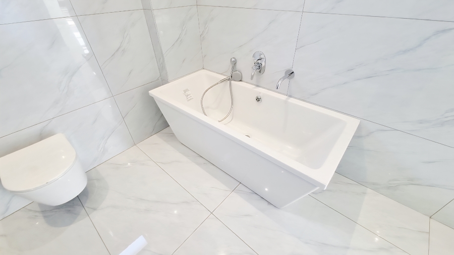 4 Bedroom Property for Sale in Blue Hills Gauteng