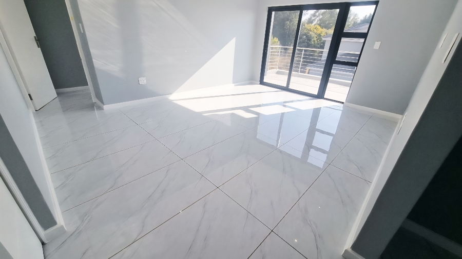 4 Bedroom Property for Sale in Blue Hills Gauteng