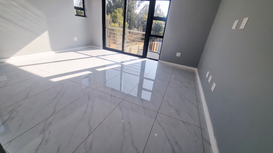4 Bedroom Property for Sale in Blue Hills Gauteng