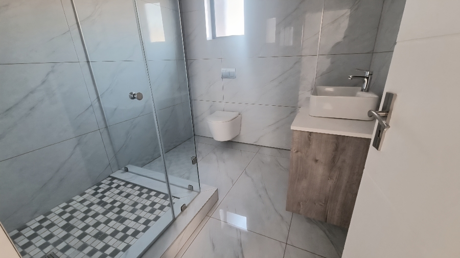 4 Bedroom Property for Sale in Blue Hills Gauteng