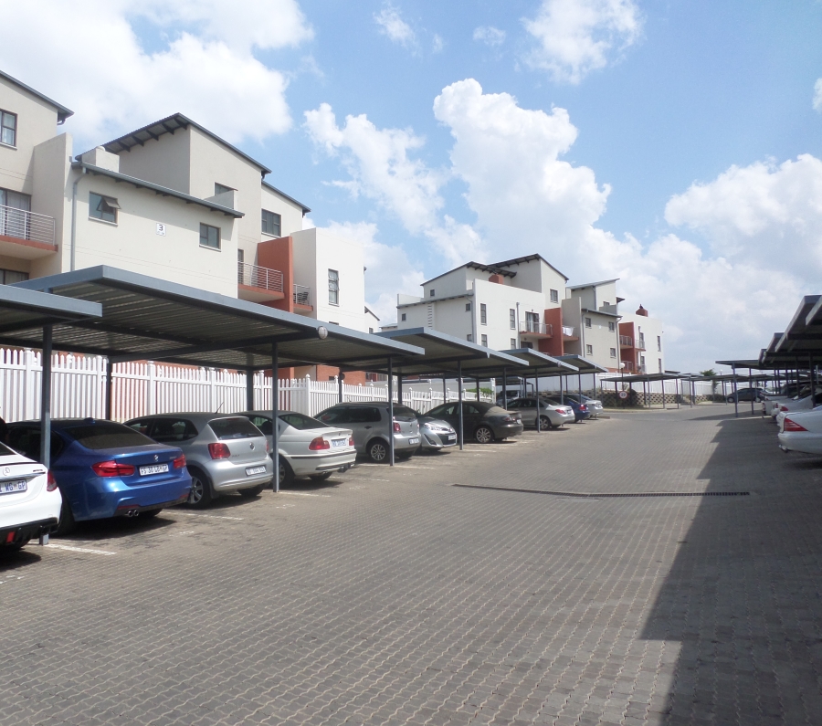 To Let 2 Bedroom Property for Rent in Barbeque Downs Gauteng
