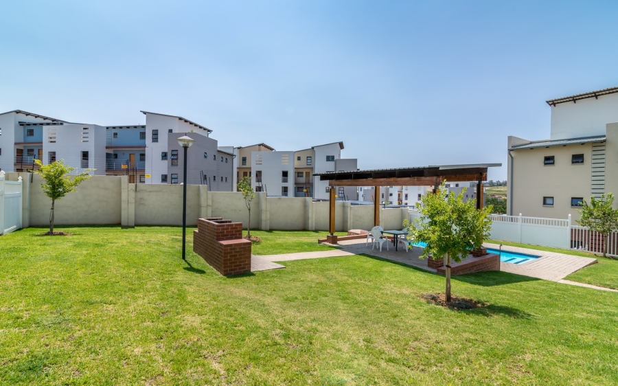 To Let 2 Bedroom Property for Rent in Barbeque Downs Gauteng