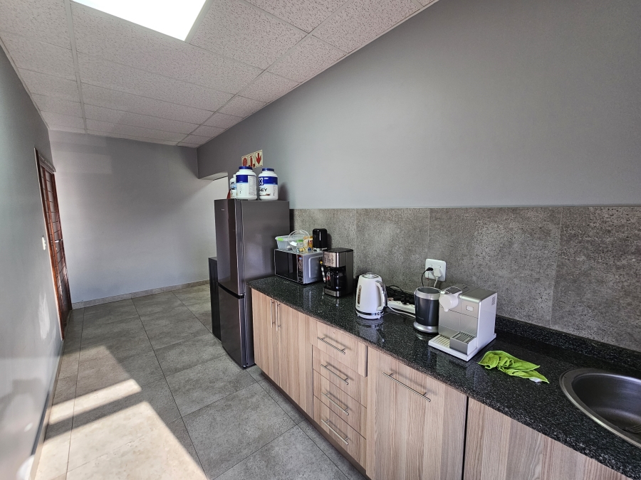 To Let commercial Property for Rent in Knoppieslaagte Gauteng