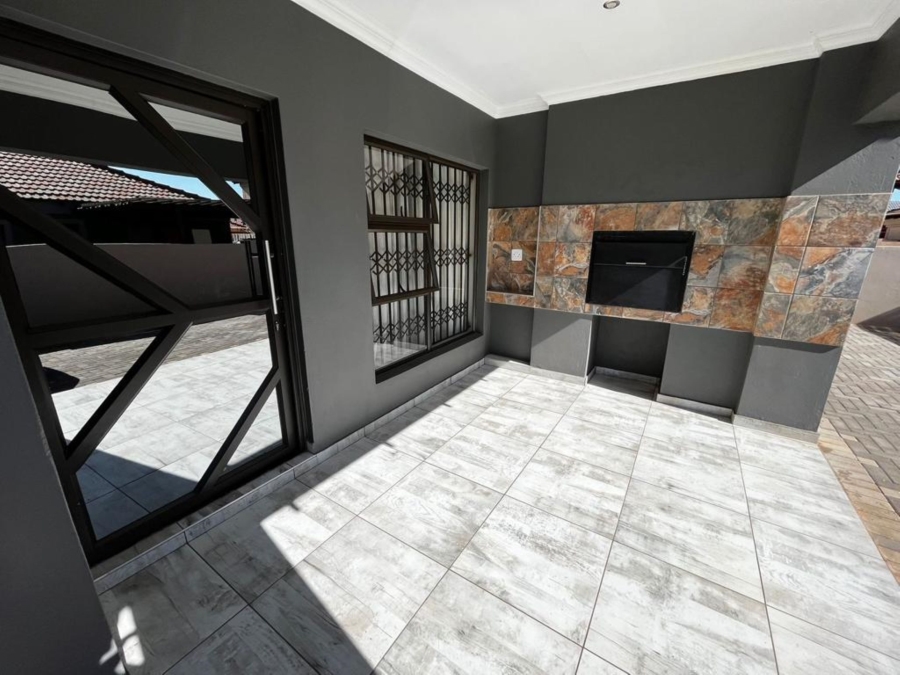 3 Bedroom Property for Sale in The Orchards Gauteng