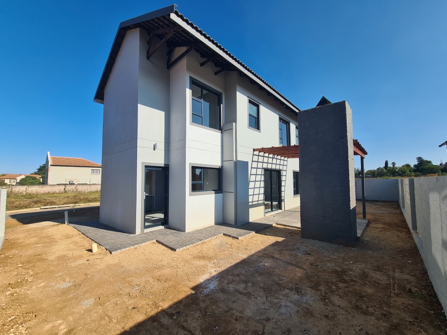 3 Bedroom Property for Sale in Bonaero Park Gauteng