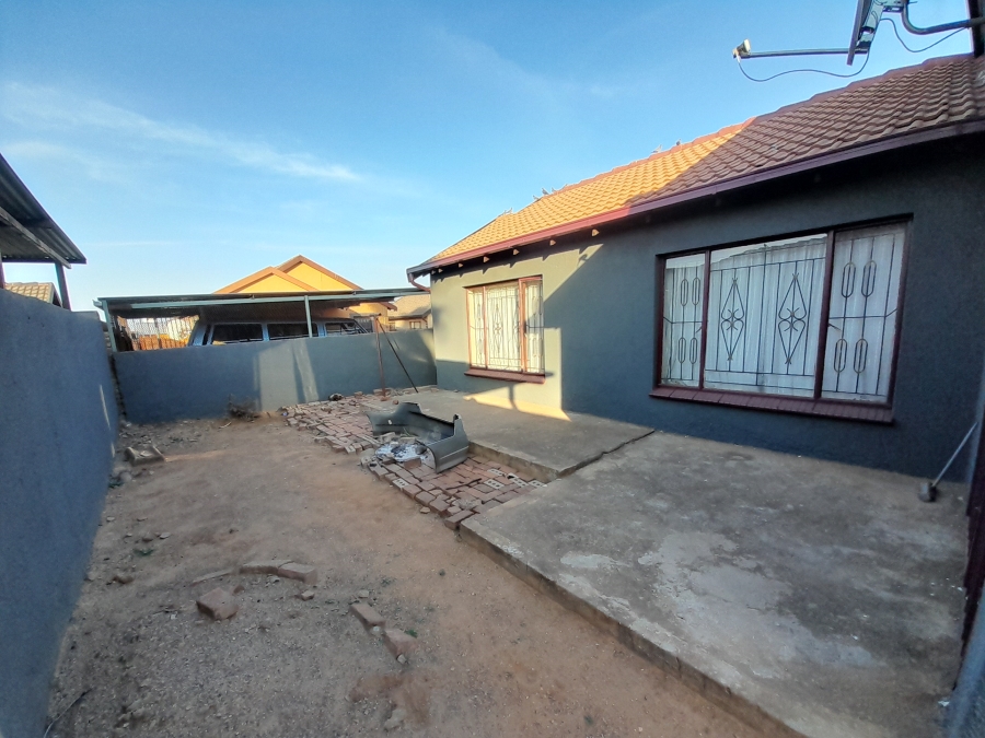 3 Bedroom Property for Sale in Lotus Gardens Gauteng