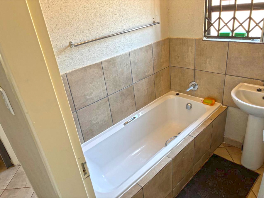 3 Bedroom Property for Sale in Wilfordon Gauteng