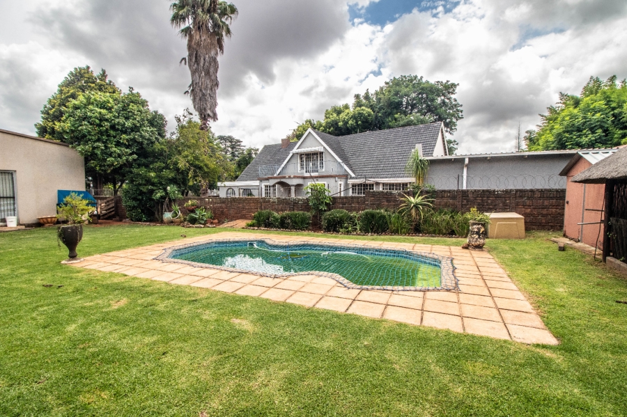 5 Bedroom Property for Sale in Norkem Park Gauteng