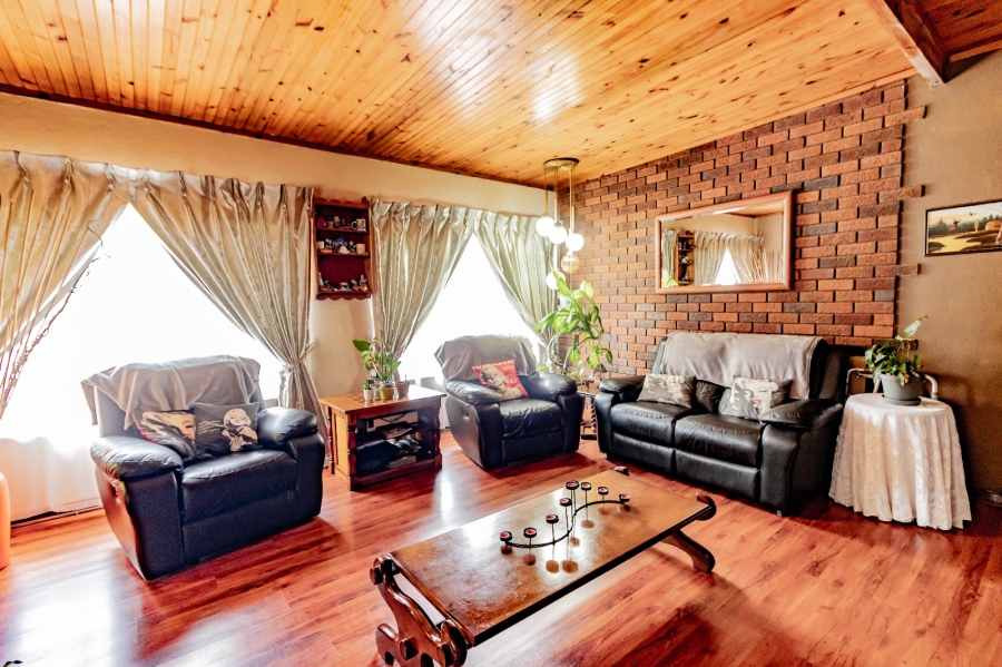 5 Bedroom Property for Sale in Norkem Park Gauteng