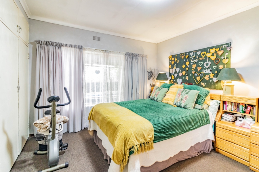 5 Bedroom Property for Sale in Norkem Park Gauteng