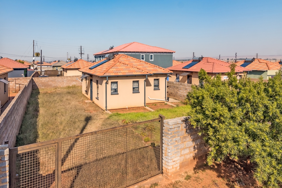 2 Bedroom Property for Sale in Protea Glen Gauteng