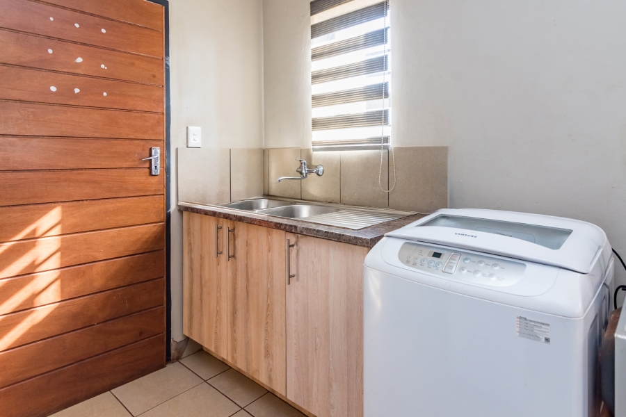 2 Bedroom Property for Sale in Protea Glen Gauteng