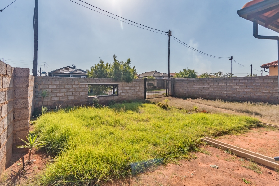 2 Bedroom Property for Sale in Protea Glen Gauteng