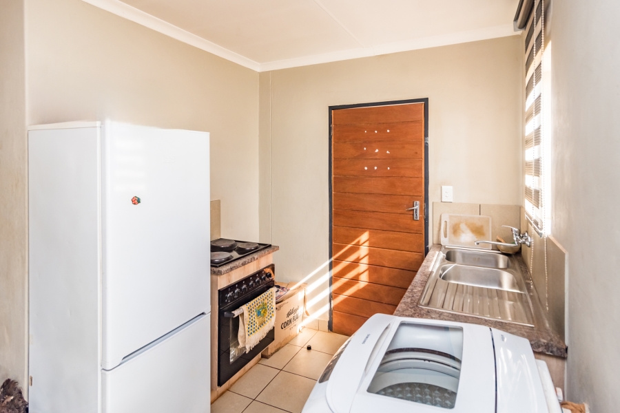2 Bedroom Property for Sale in Protea Glen Gauteng