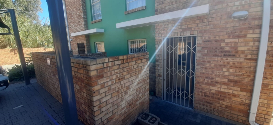 2 Bedroom Property for Sale in Theresa Park Gauteng
