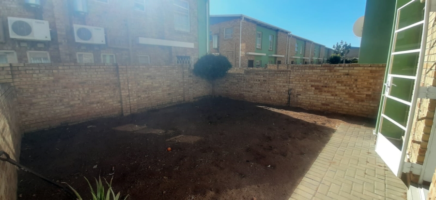 2 Bedroom Property for Sale in Theresa Park Gauteng