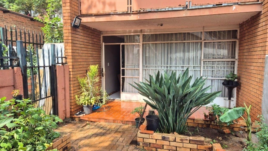 2 Bedroom Property for Sale in Windsor East Gauteng