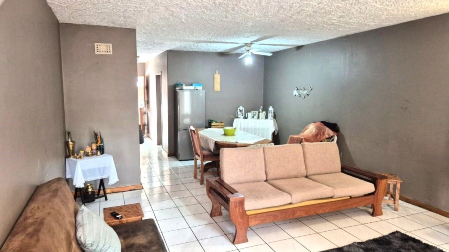 2 Bedroom Property for Sale in Windsor East Gauteng