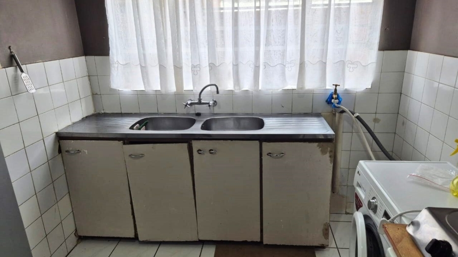 2 Bedroom Property for Sale in Windsor East Gauteng