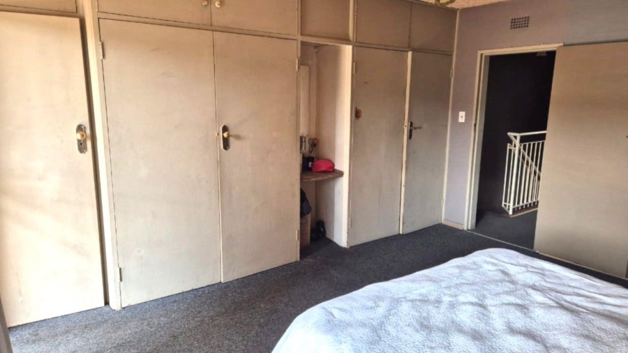 2 Bedroom Property for Sale in Windsor East Gauteng