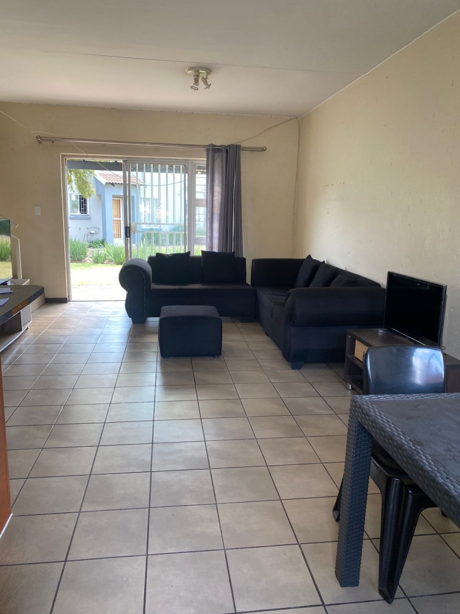 2 Bedroom Property for Sale in Greenstone Hill Gauteng