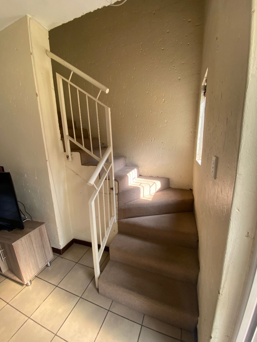 2 Bedroom Property for Sale in Greenstone Hill Gauteng