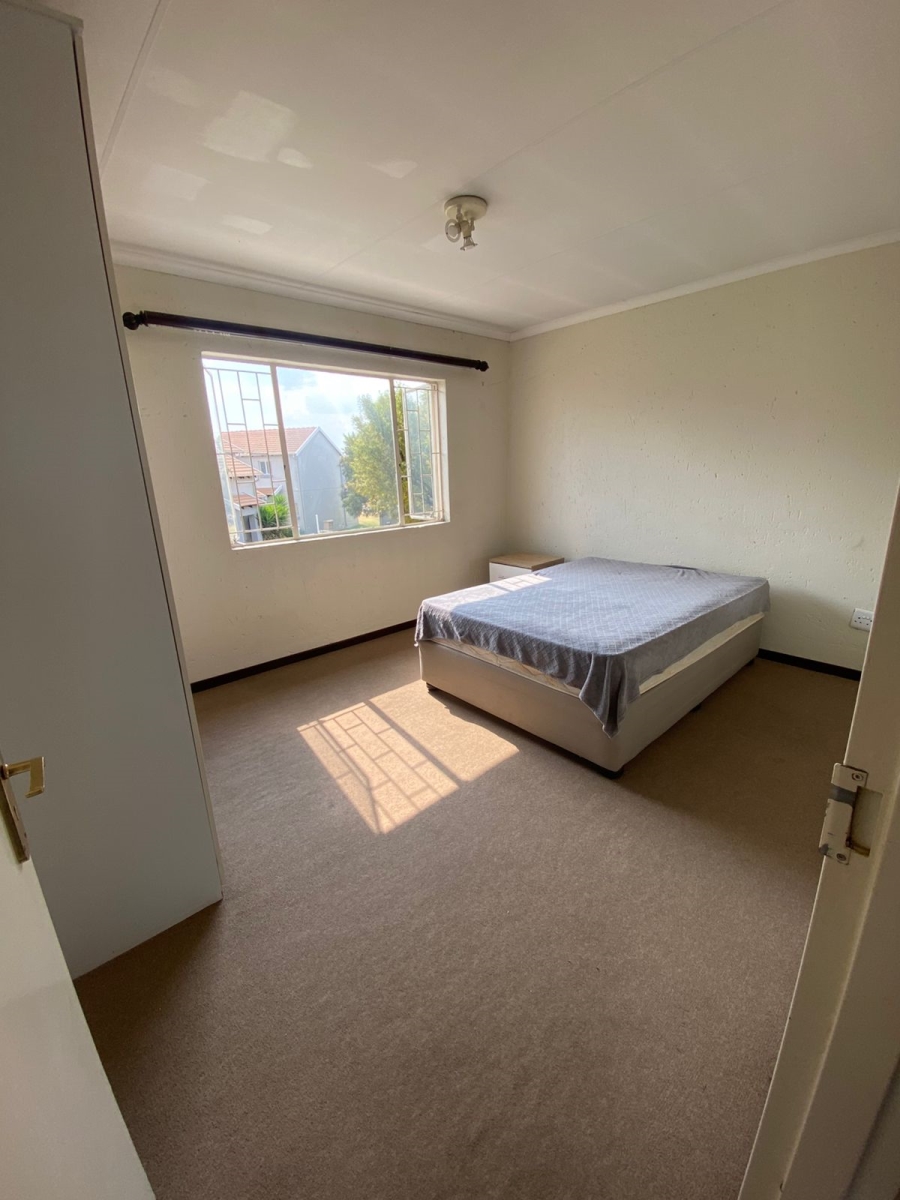 2 Bedroom Property for Sale in Greenstone Hill Gauteng