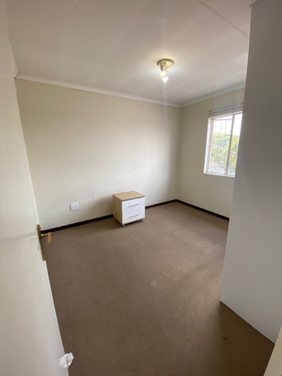 2 Bedroom Property for Sale in Greenstone Hill Gauteng
