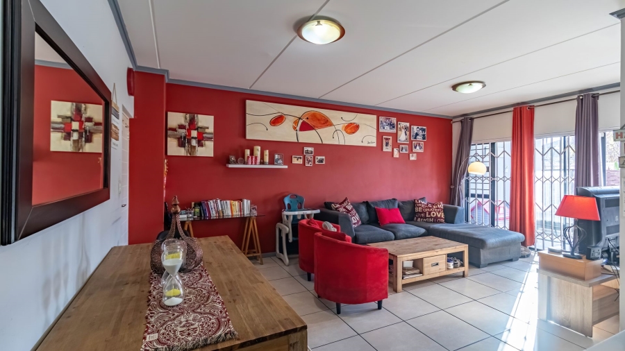 3 Bedroom Property for Sale in Greenstone Crest Gauteng