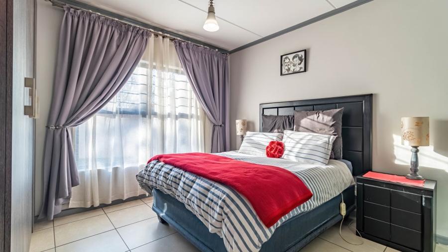 3 Bedroom Property for Sale in Greenstone Crest Gauteng