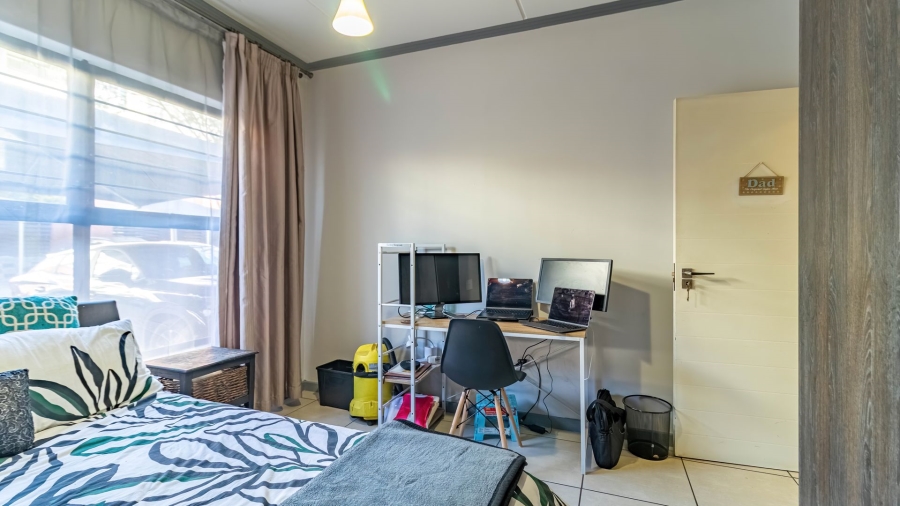 3 Bedroom Property for Sale in Greenstone Crest Gauteng