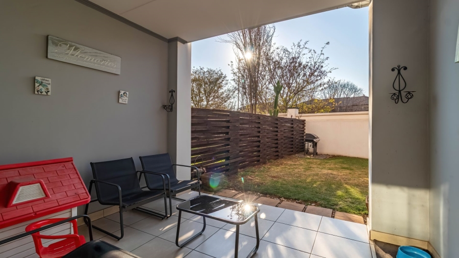 3 Bedroom Property for Sale in Greenstone Crest Gauteng