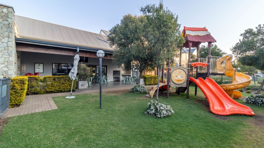 3 Bedroom Property for Sale in Greenstone Crest Gauteng