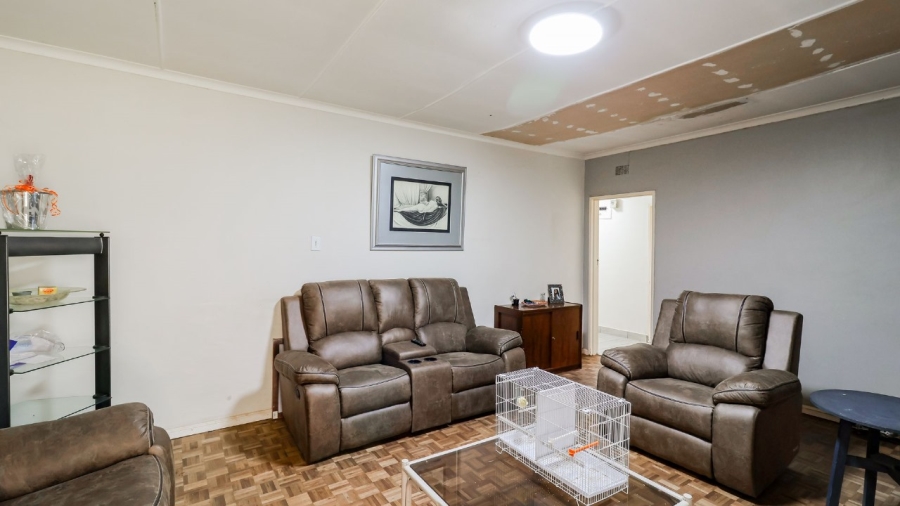 To Let 4 Bedroom Property for Rent in Sophiatown Gauteng