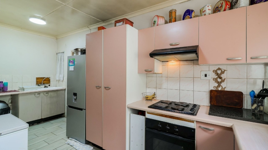 To Let 4 Bedroom Property for Rent in Sophiatown Gauteng