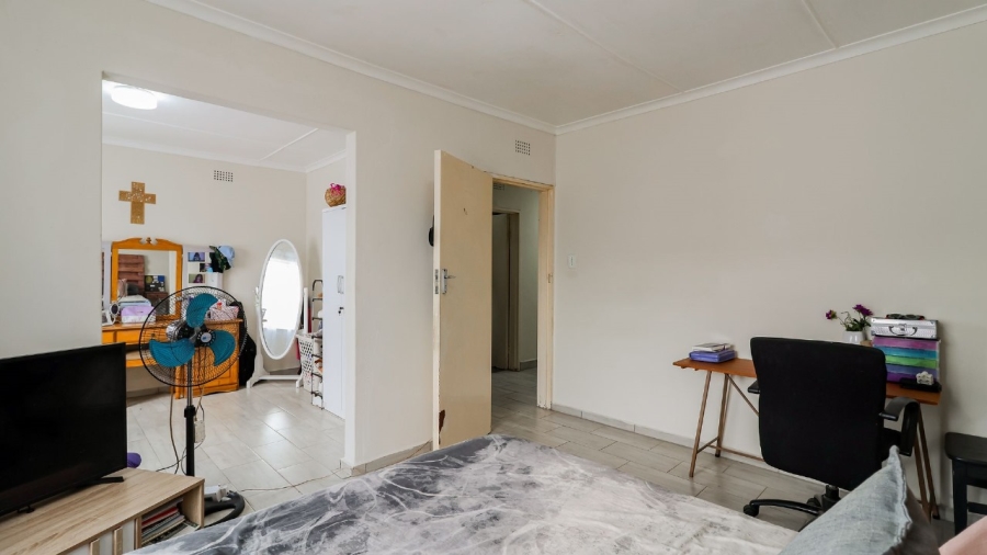 To Let 4 Bedroom Property for Rent in Sophiatown Gauteng