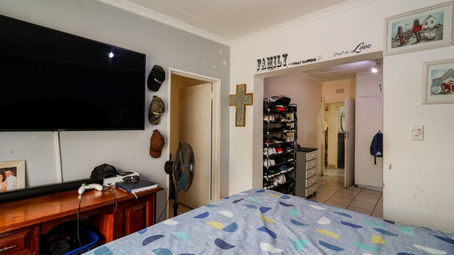 To Let 4 Bedroom Property for Rent in Sophiatown Gauteng