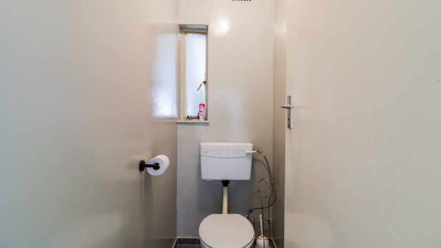 To Let 4 Bedroom Property for Rent in Sophiatown Gauteng