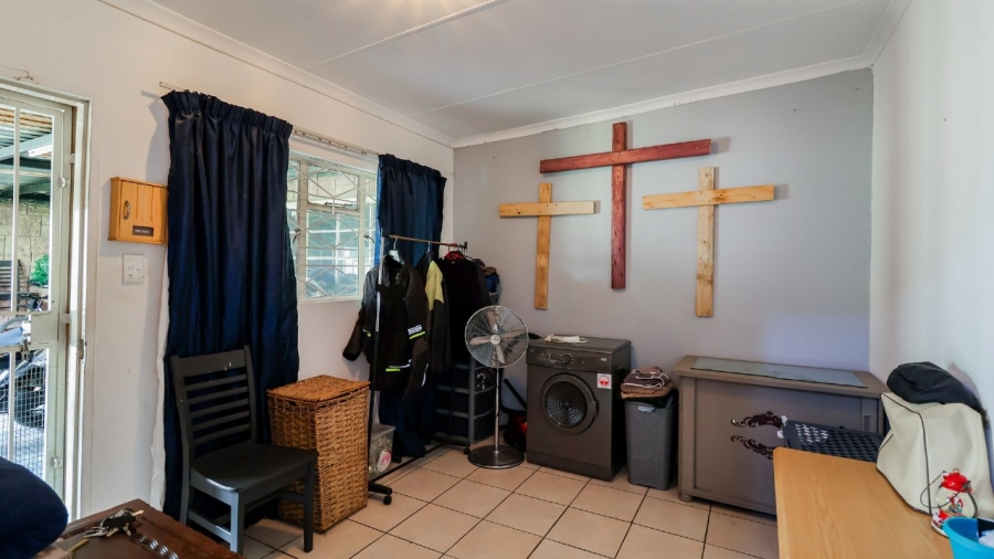 To Let 4 Bedroom Property for Rent in Sophiatown Gauteng