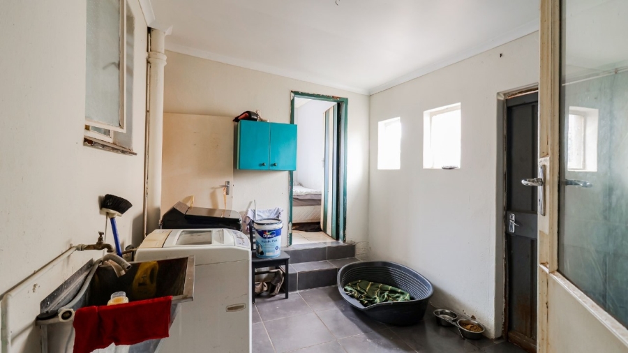 To Let 4 Bedroom Property for Rent in Sophiatown Gauteng