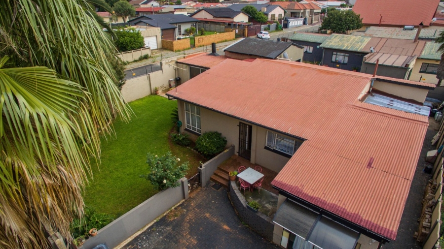 To Let 4 Bedroom Property for Rent in Sophiatown Gauteng