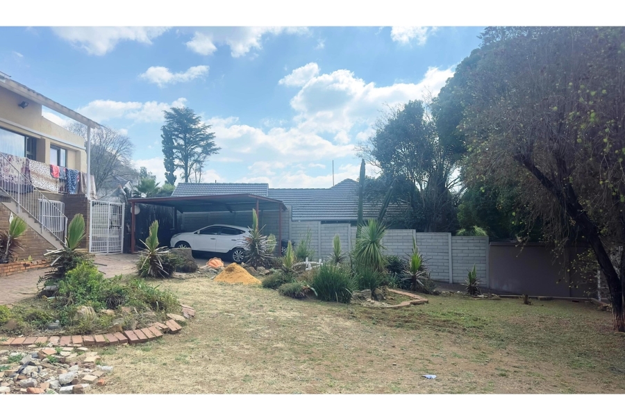 To Let 1 Bedroom Property for Rent in Mondeor Gauteng