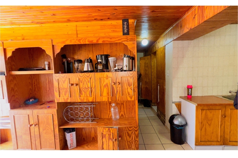 To Let 1 Bedroom Property for Rent in Mondeor Gauteng