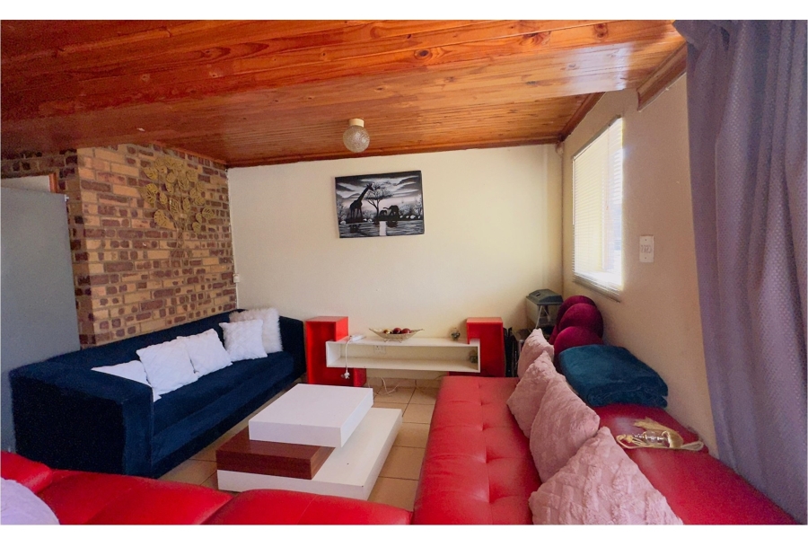 To Let 1 Bedroom Property for Rent in Mondeor Gauteng